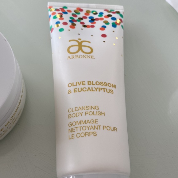 Arbonne Olive Blossoms Eucalyptus Gift Set Boxed cleansing body polish & butter - Picture 8 of 13